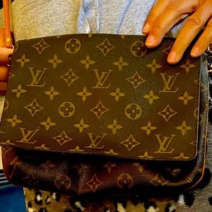 Louis Vuitton Crossbody purse